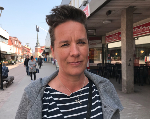 Jeanette Dahlström är nästintill allätare av nyheter. När det gäller lokala nyheter så vill hon ha mindre kultur men gärna mer lokal sport från ungdomsidrotten.