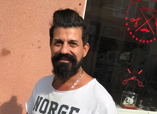 Alan Hama, 44 år, frisör Leksand. – Jag får främst mina nyheter genom sociala medier.