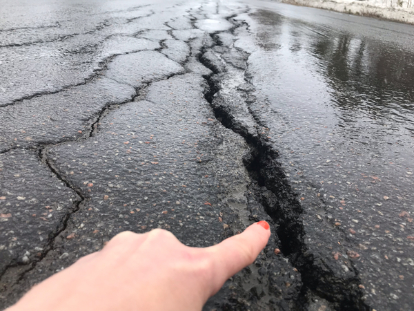 Fet vägspricka vid sundsnäs mot Gunnarsbyn