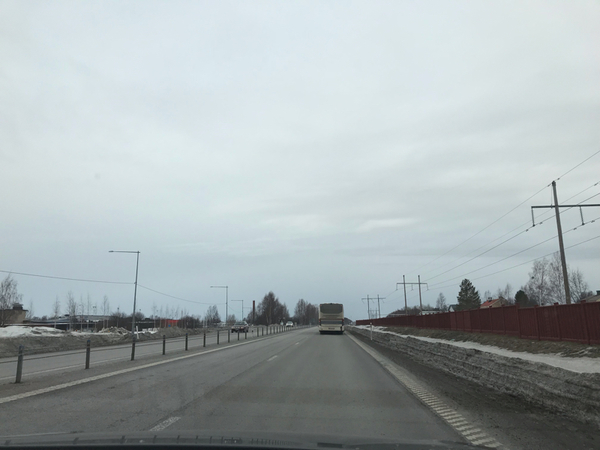 

Nu är vi ute på vägarna. Vi tar oss till Boden först, för att få chans att prova köra hela sträckan på väg 356 mellan Boden och Gunnarsbyn. Kom gärna till servicepunkten i Gunnarsbyn vid lunchtid om ni vill dela
med er av era vägerfarenheter!