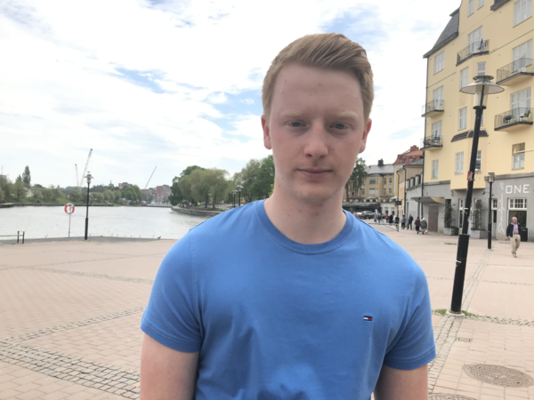 SÖDERTÄLJE: Oskar Gottfridsson är 18 år och student. Han undrar:
-Kommer EU utveckla kärnkraften? Är det i så fall generation tre eller fyra?