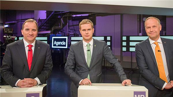 Socialdemokraternas Stefan Löfven, Miljöpartiets Gustaf Fridolin och Vänsterpartiets Jonas Sjöstedt inför söndagskvällens partiledardebatt i SVT.