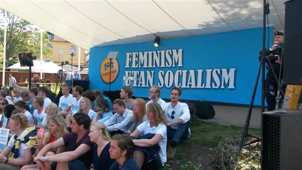 FP nästa parti i en lång rad som under veckan haft feminism och jämställdhet som bärande del i talet. Björklund har sagt att han ska förklara varför feminister ska välja FP istället för FI: "Felet med Gudrun Schyman är inte att hon är&nbsp;feminist utan att hon är socialist."