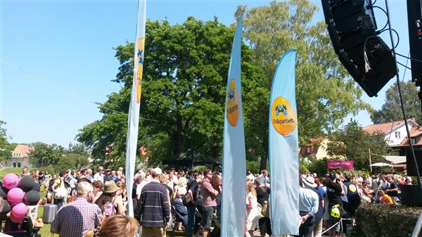 Almedalen har avfolkats. Men FP har prickat in högtrycket. Bästa vädret hittills.