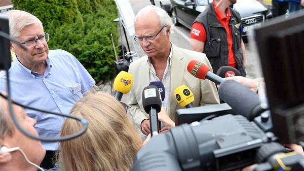 Kungen under sitt besök i Ramnäs på onsdagen. Foto: TT
