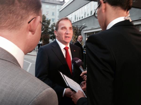 Socialdemokraternas Stefan Löfven är nu här.