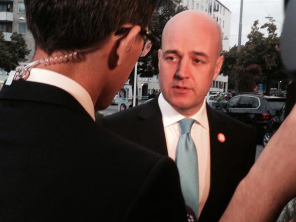 Reinfeldt på plats.