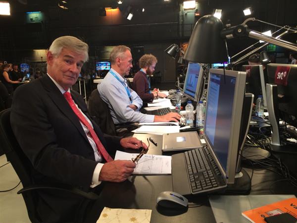 Sören Holmberg och hans team jobbar hårt i studion.